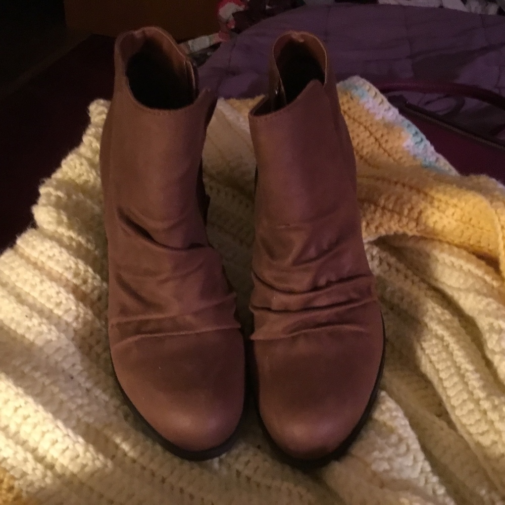 Heeled boots